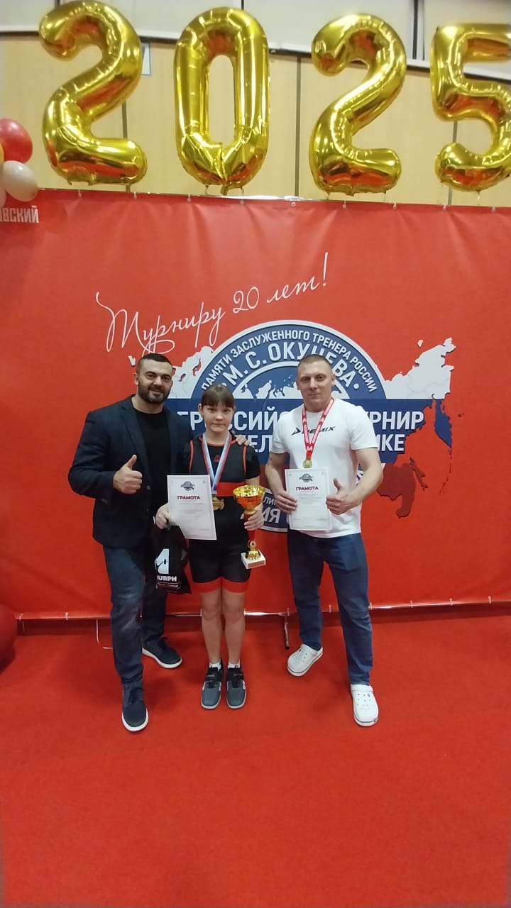 Фото победительницы с олимпийским чемпионом Дмитрием Берестовым