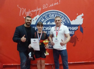 Фото победительницы с олимпийским чемпионом Дмитрием Берестовым